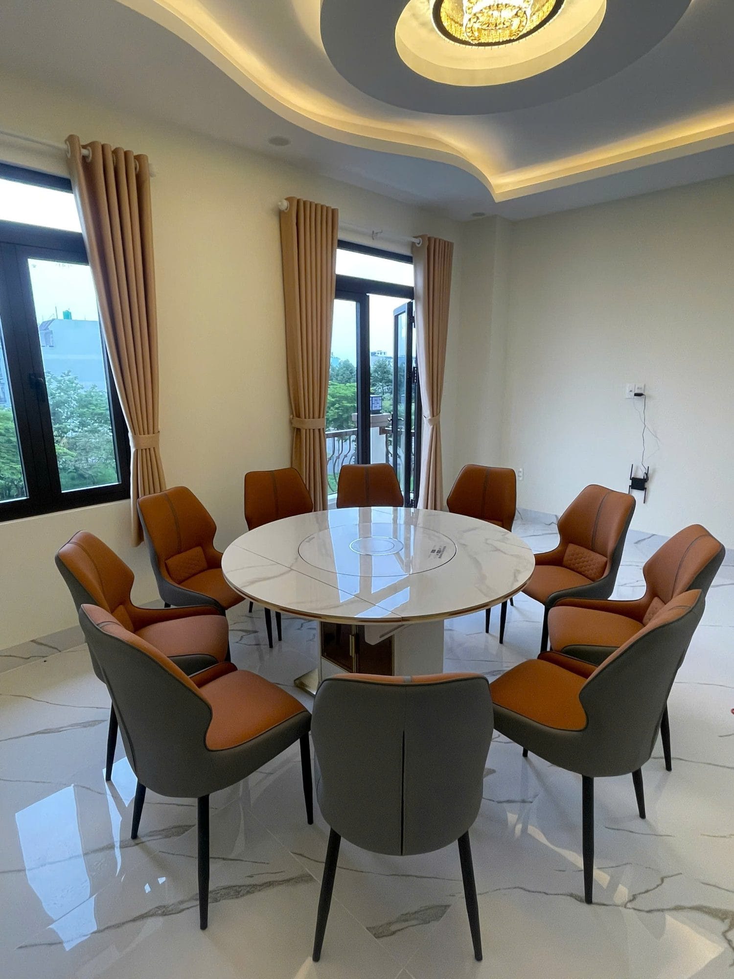 Bàn ăn mặt đá thông minh LuxStone 57 Ban-an-mat-da-thong-minh-LuxStone