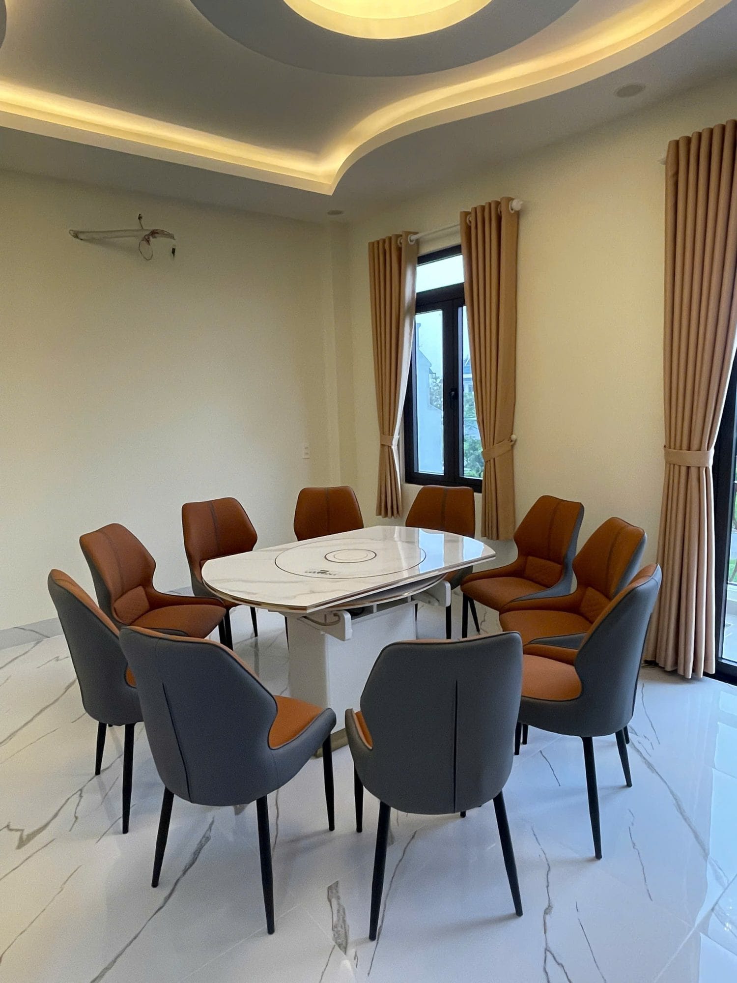 Bàn ăn mặt đá thông minh LuxStone 58 Ban an mat da thong minh LuxStone 2
